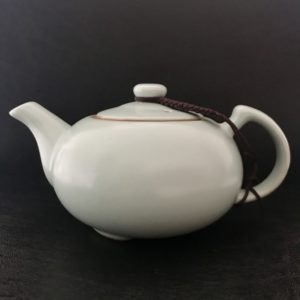 C012 théière chinoise terre cuite émaillée pour infuser le thé de Chine