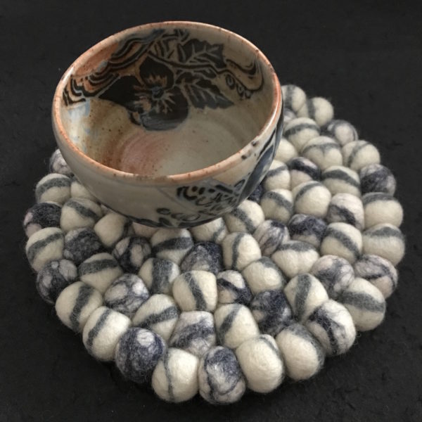 Dessous de plat en perles de laine du Népal N032